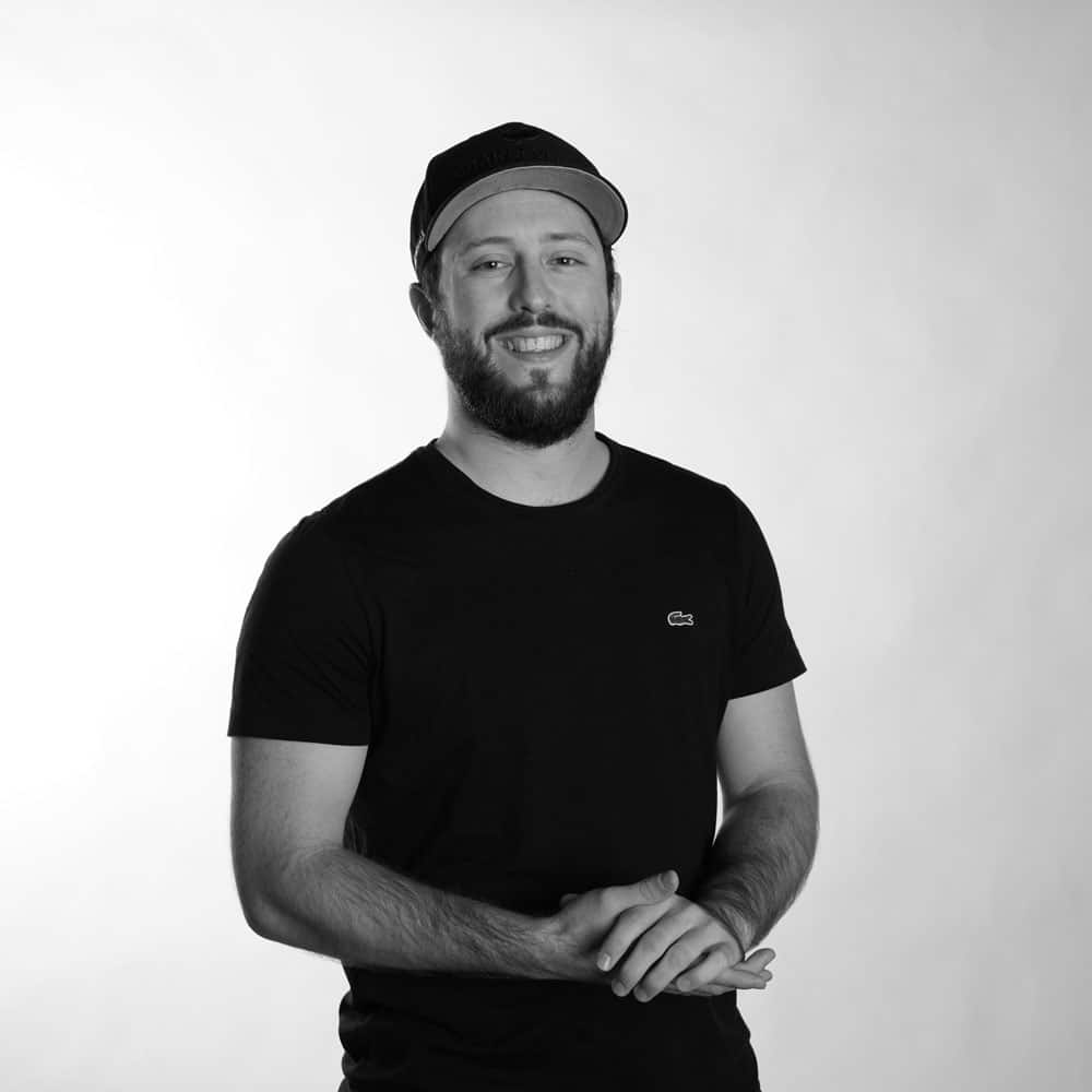 Dereck Paquet - Crakrevenue